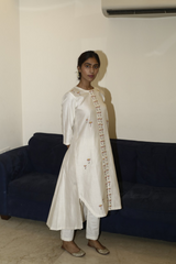 Nargis Jacket Kurta Wth Gold Zari Texture & Daisy Buti Straight Pants