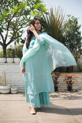 Bahar Daisy Buti Kurta With Metallic Buti Chanderi Silk Palazzo