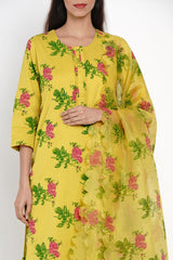 Mrunal Thakur spotted wearing Phool Patti Kurta