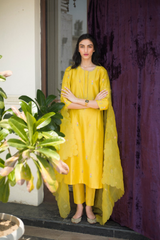 Son Champa Resham Buti Kurta With Zari Pants