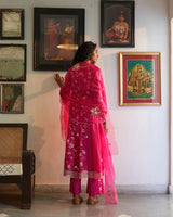 Gulabi chameli kurta set