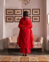 Laal guchha sitara kurta set