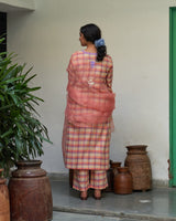 Gulabi champai phool kurta set