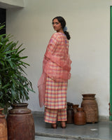 Gulabi champai phool kurta set