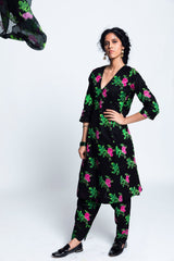 Alia Bhatt spotted wearing Asansol Printed Mulmul Cotton Kurta Set