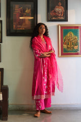 Gulabi chameli kurta set