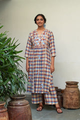 Asmani jugnu phool kurta set