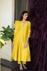 Son Champa Resham Daisy Kalidar Resham Straight Pants