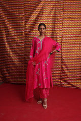 GULABI SUNEHRI PATTI KURTA SET