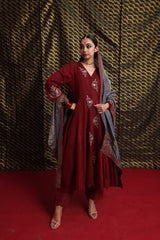 MOHINI KALI KURTA ODHNI SET