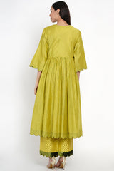 Zarad Nirali Kurta with Sunahri Dhaari Odhni