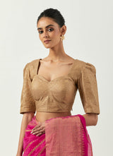 sunahri dhaari saree