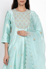Nirali Banarasi Buti Kurta with
Resham Jhalar Border Odhni
