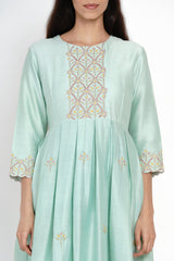 Nirali Resham Kali Kurta
with Resham Jhalar Border Odhni