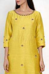Zarad Zari Resham Kurta with Peetambari Resham Dhaari Odhni