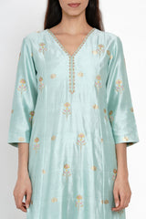 Ambar Resham Buti Kurta Set