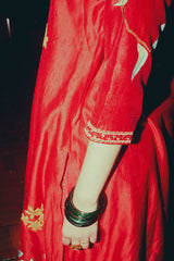 Laal Sunahri Kurta Set