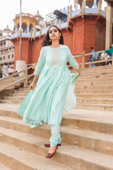 Nirali Resham Kali Kurta
with Resham Jhalar Border Odhni
