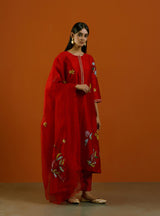 Laal Sunahri Kurta Set