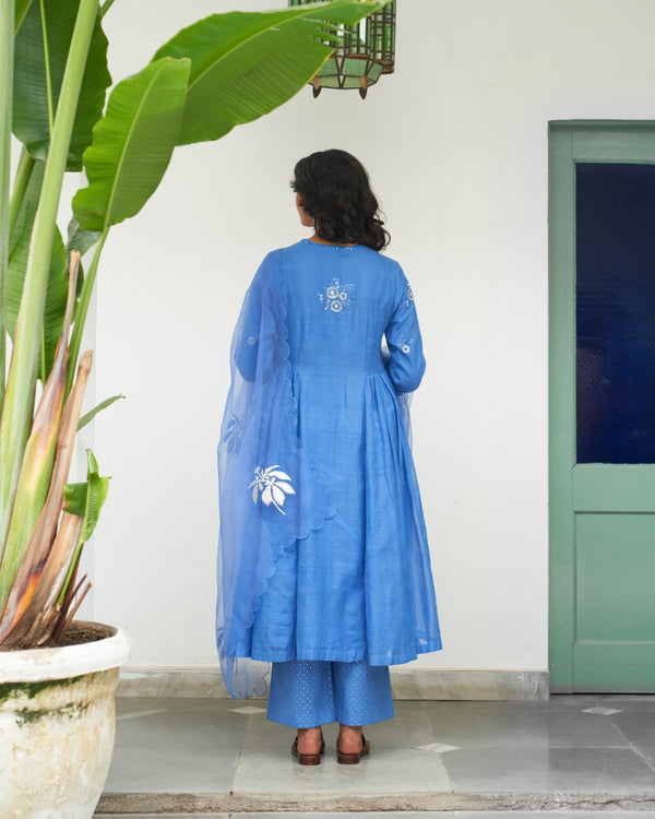 Sky Blue Colour Dress And Colour Combination | Top 20 Ferozi Colour  Combination For Punjabi Suits… | Blue colour dress, Blue contrast color,  Blue color combinations